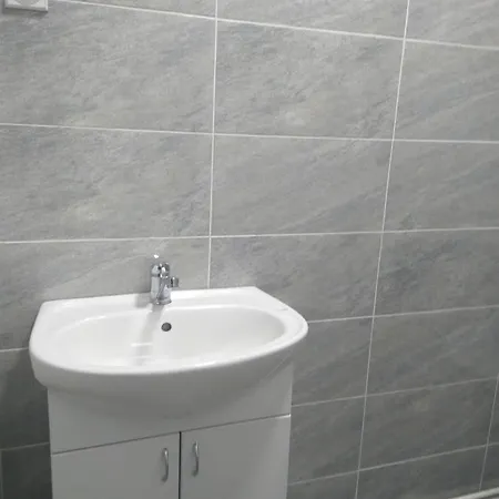 Plaza Hostel *