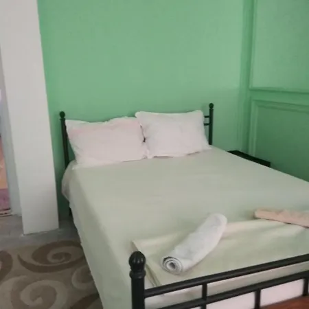 Plaza Hostel